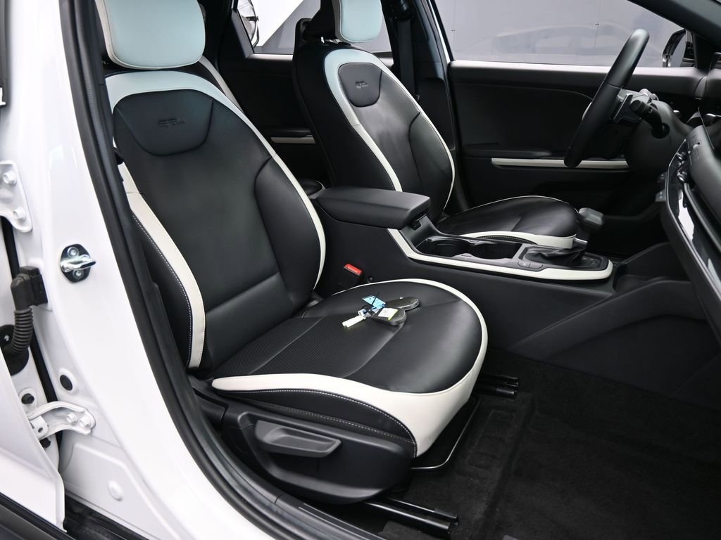 Used 2025 Kia K4 GT-Line w/ GT-Line Premium Package image 46