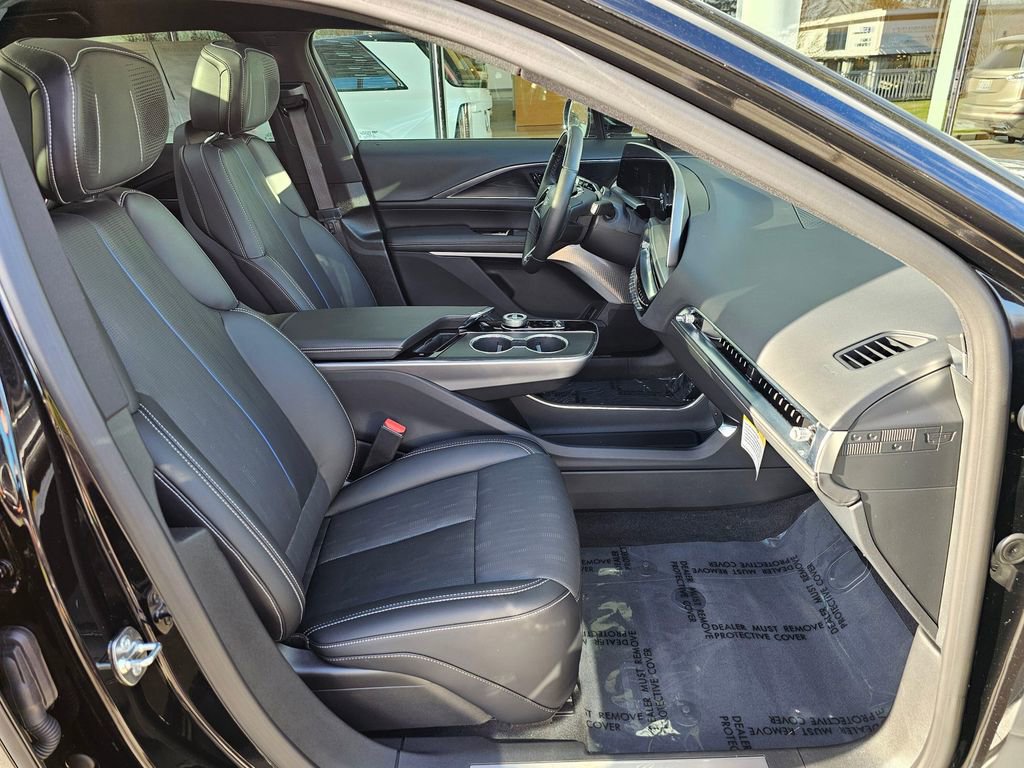 Used 2025 Cadillac Lyriq Sport image 12