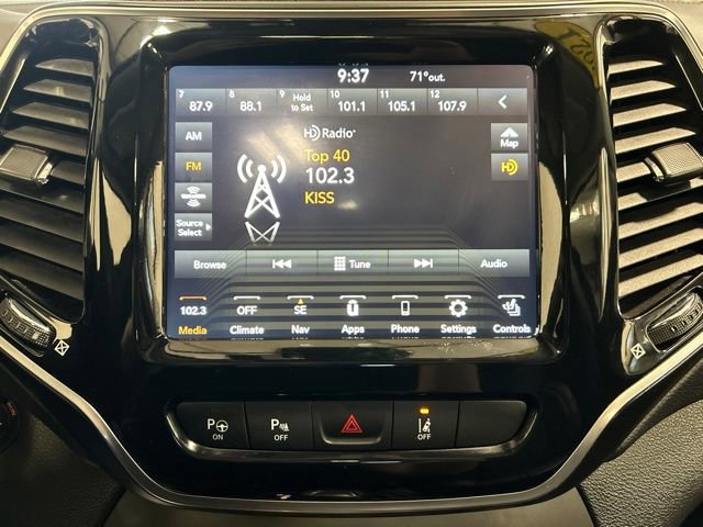 Used 2021 Jeep Cherokee Limited w/ Elite Package AWD/4WD image 30