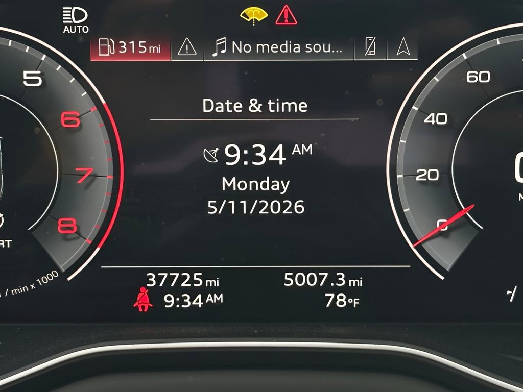 Used 2022 Audi A4 2.0T Premium Plus w/ Premium Plus Package AWD/4WD image 13