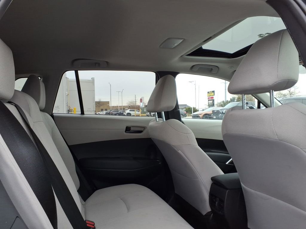 Used 2025 Toyota Corolla Cross LE w/ Moonroof Package image 23