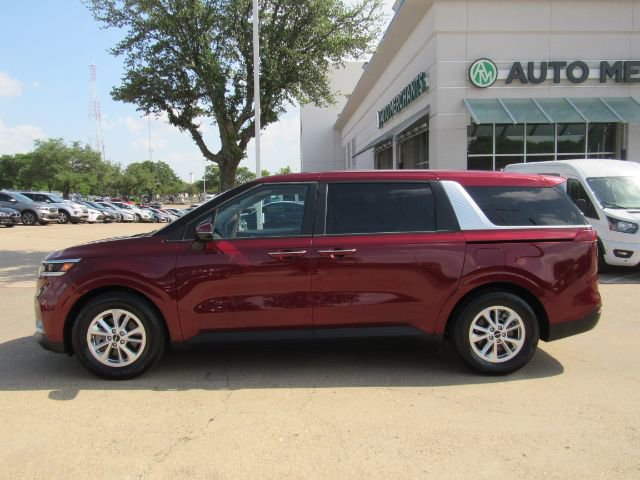 Used 2023 Kia Carnival LX image 17