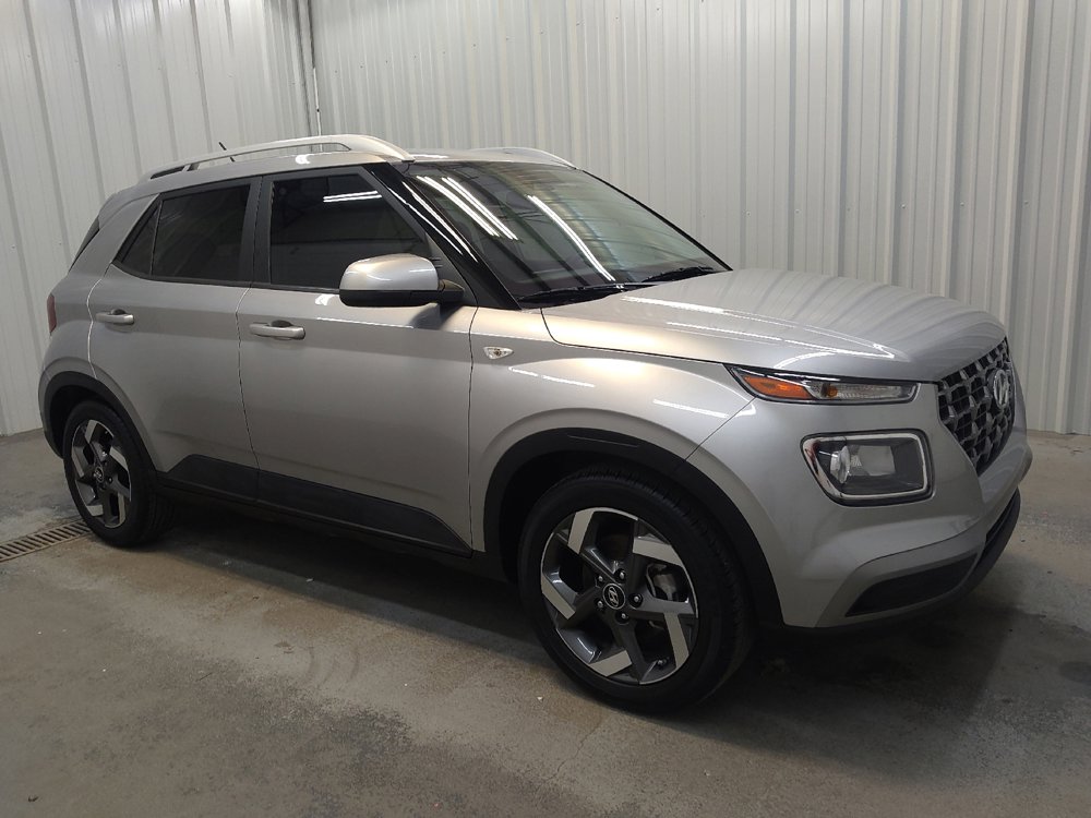 Used 2023 Hyundai Venue SEL FWD image 11