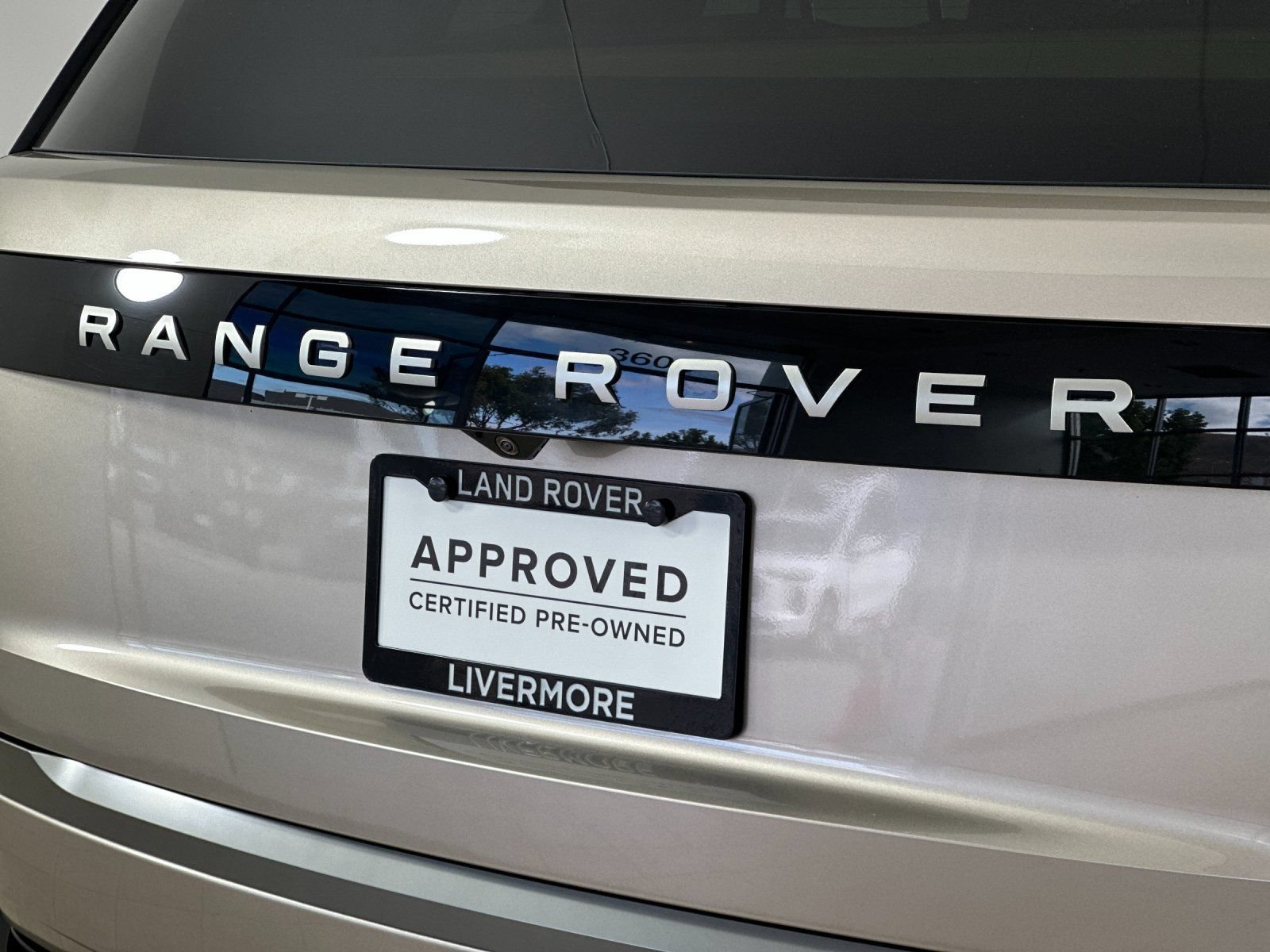 Used 2025 Land Rover Range Rover SE AWD/4WD image 27
