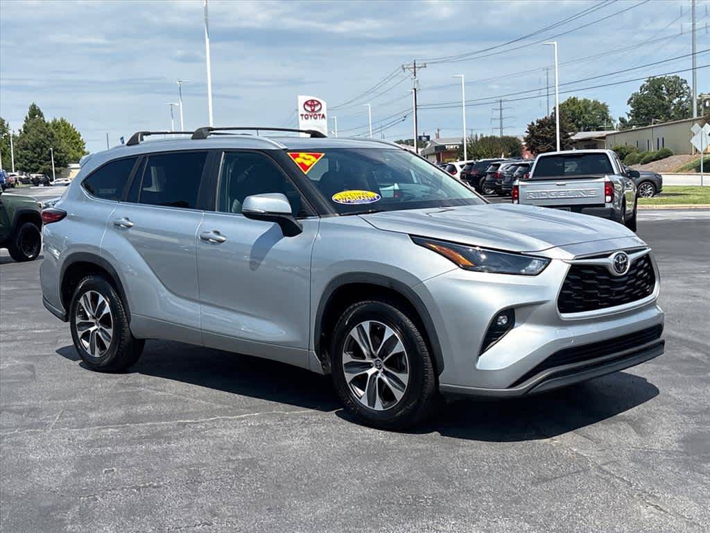 Used 2023 Toyota Highlander XLE