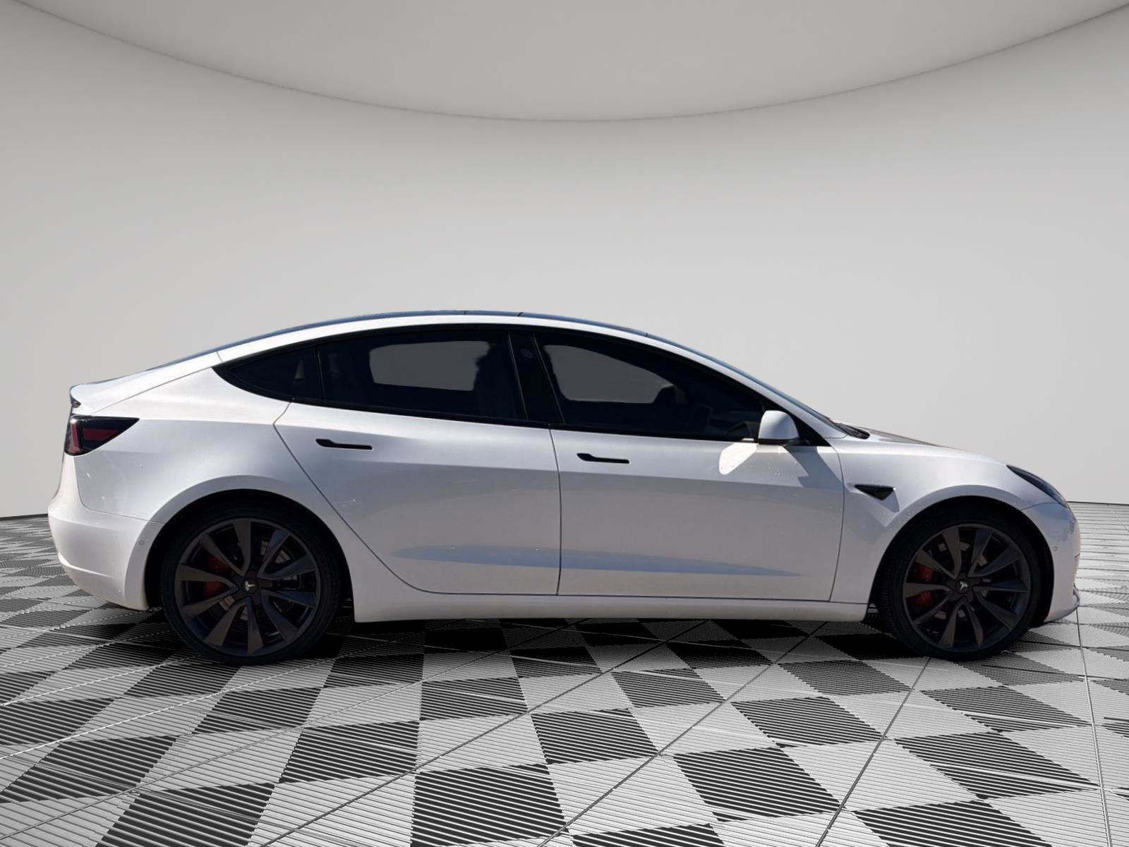 Used 2020 Tesla Model 3 Performance image 4
