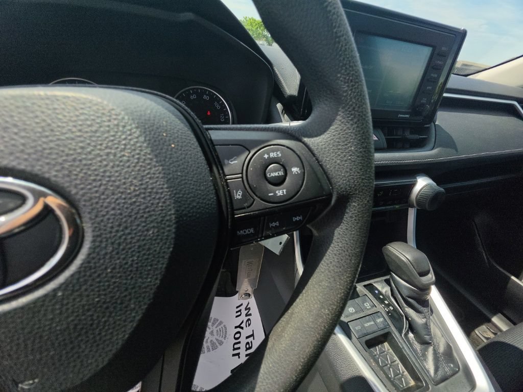 Used 2021 Toyota RAV4 LE FWD image 19