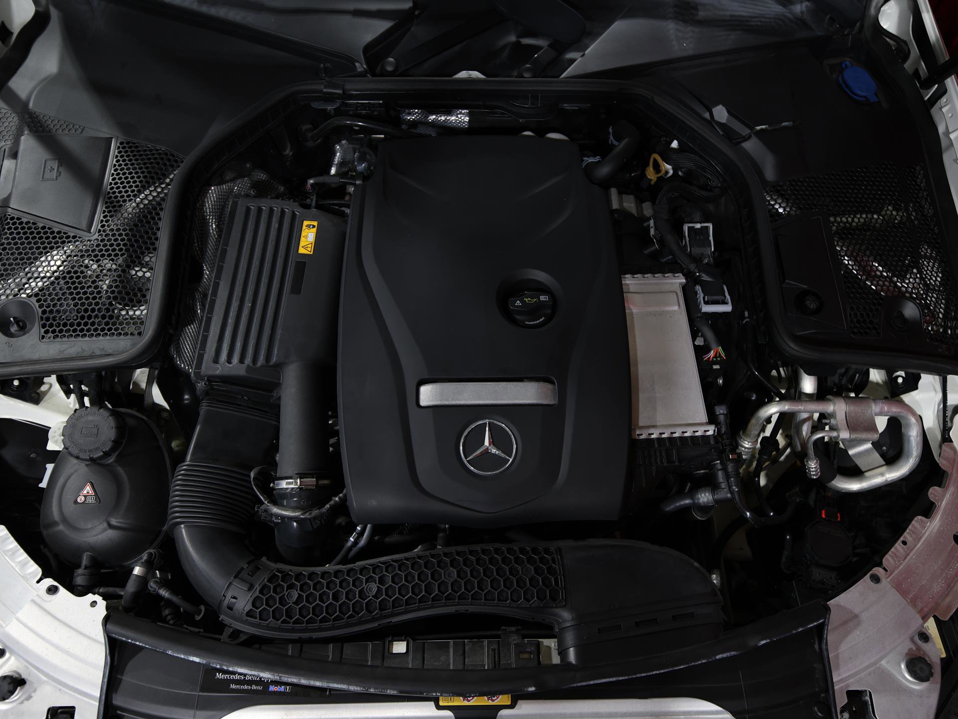 Used 2018 Mercedes-Benz C 300 C300 Premium image 25