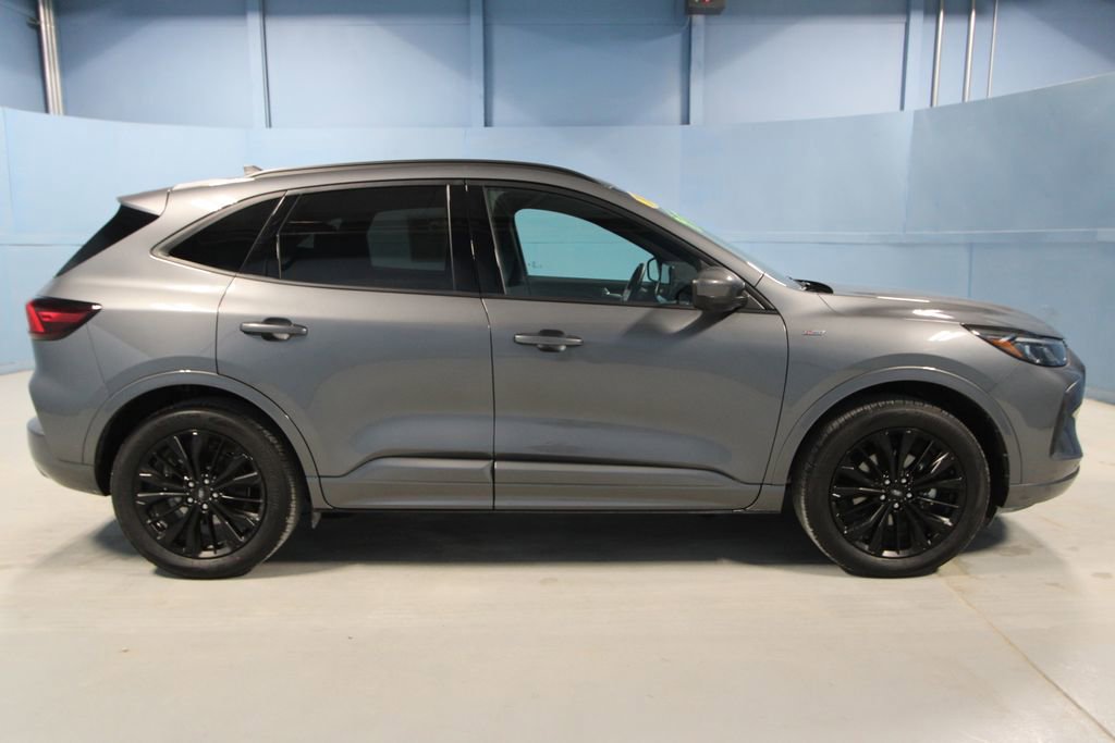 Used 2025 Ford Escape ST-Line Elite w/ Premium Technology Package AWD/4WD image 36