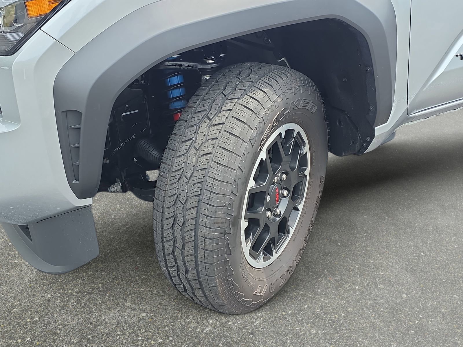Used 2024 Toyota Tacoma TRD Off-Road AWD/4WD image 31