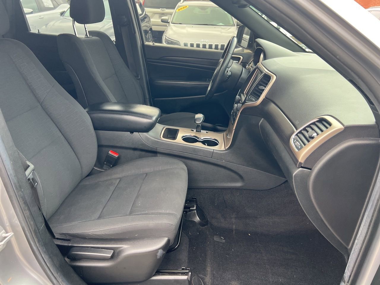 Used 2014 Jeep Grand Cherokee Laredo w/ 18" Wheel & 8.4" Radio Group image 27