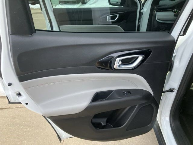 Certified 2025 Jeep Compass Limited image 14