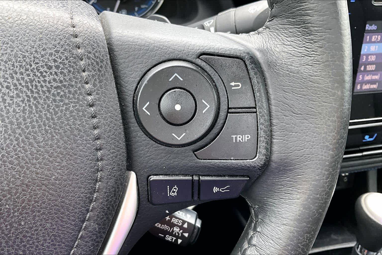 Used 2018 Toyota Corolla SE FWD image 21