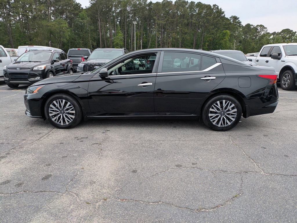 Used 2024 Nissan Altima 2.5 SV FWD image 7