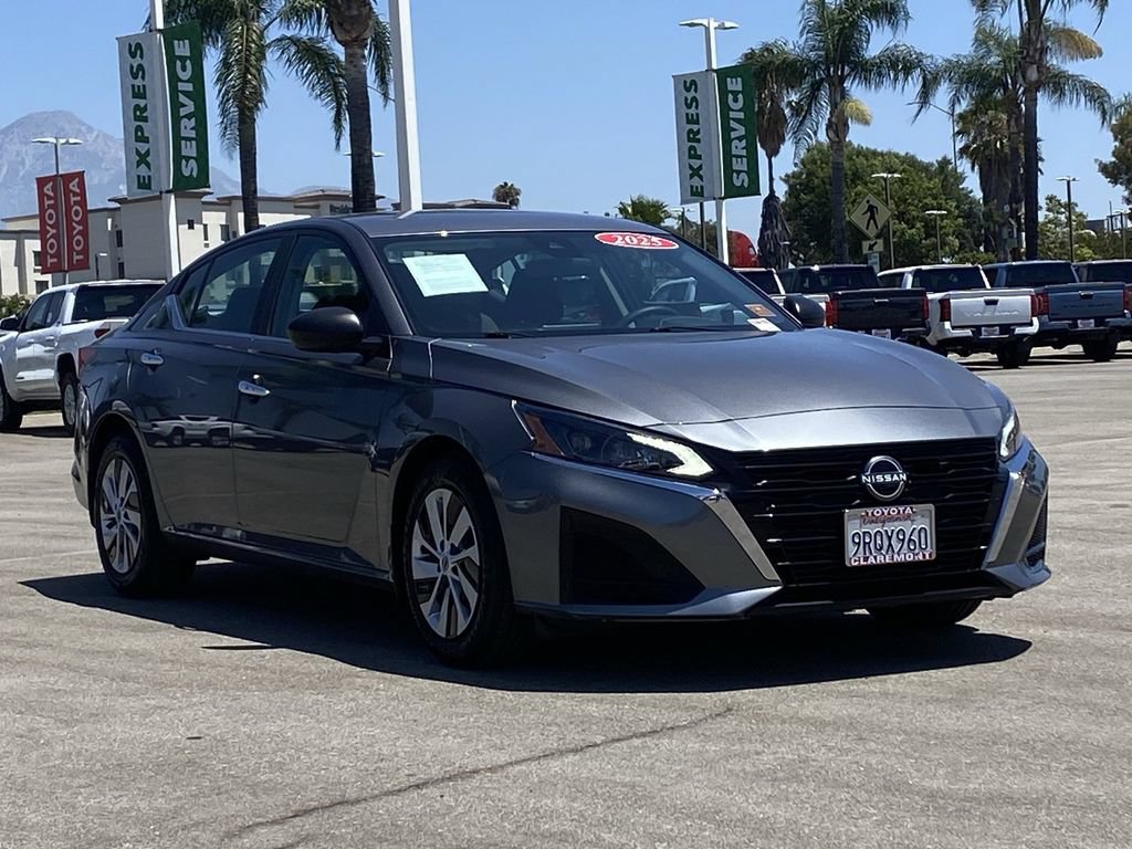 Used 2025 Nissan Altima 2.5 S FWD image 44