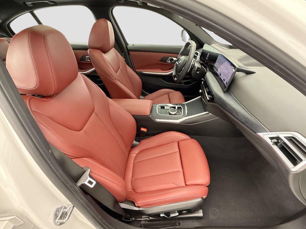 Used 2025 BMW 330i Sedan w/ Premium Package RWD image 19