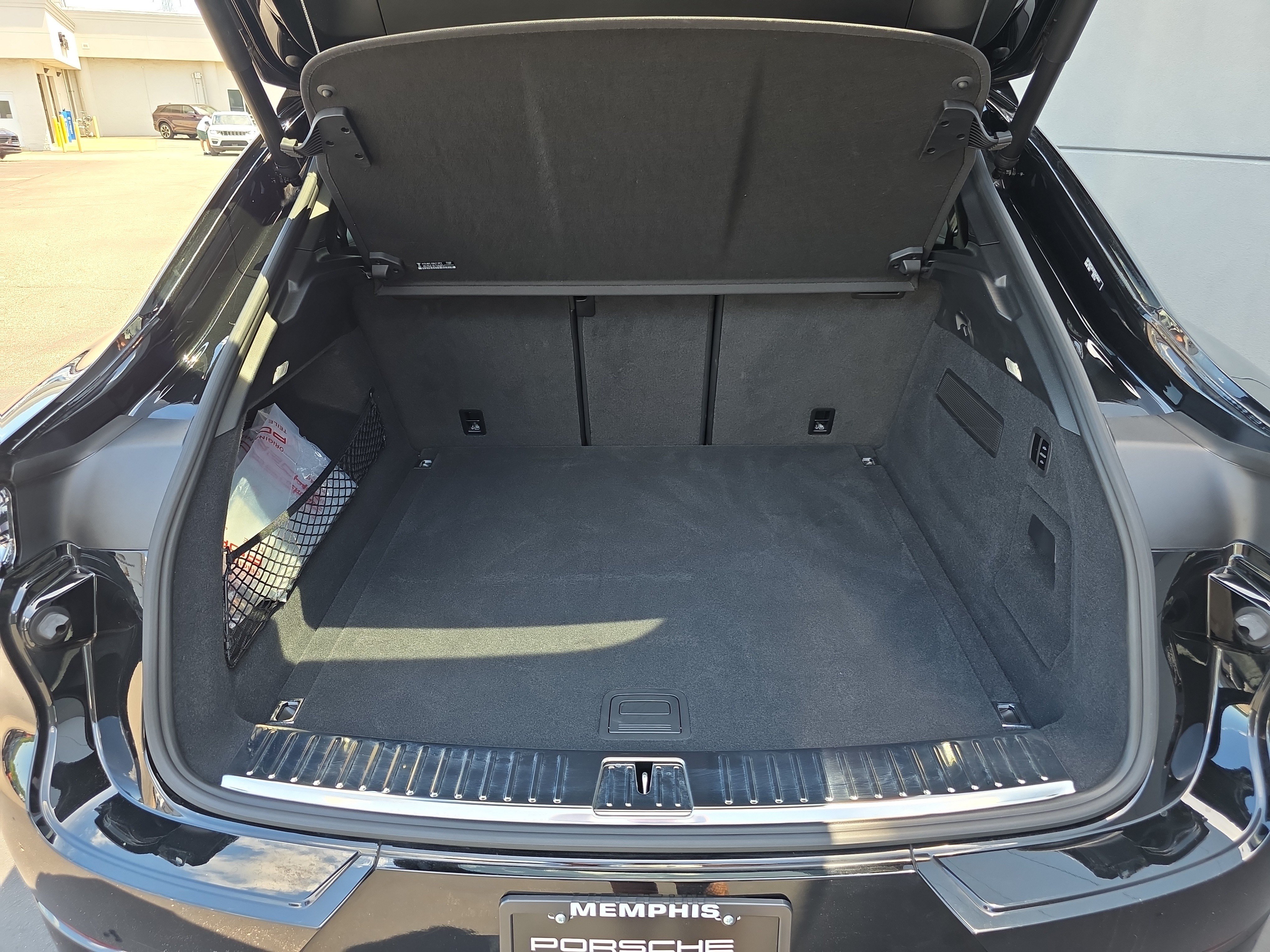 Used 2025 Porsche Cayenne GTS AWD/4WD image 15