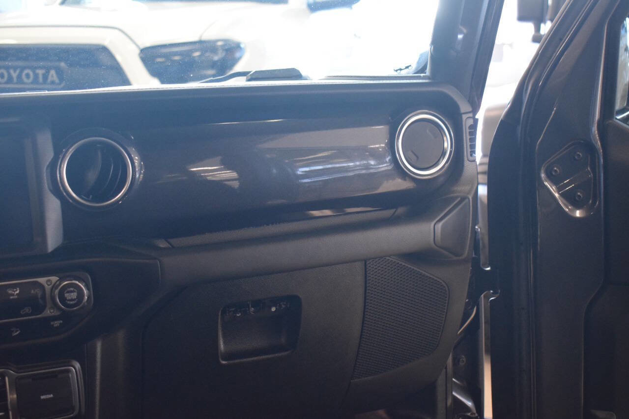 Used 2020 Jeep Wrangler Unlimited Sahara image 51