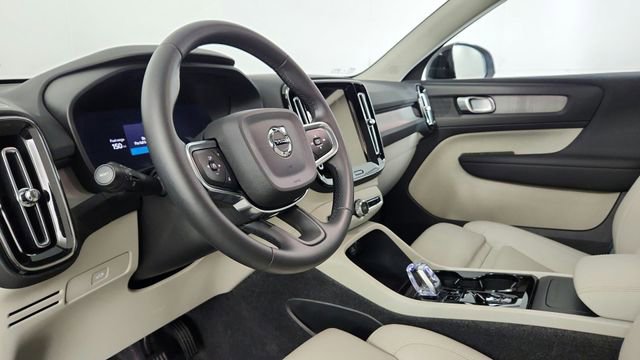 Certified 2026 Volvo XC40 B5 Plus w/ Protection Package Premier AWD/4WD image 28