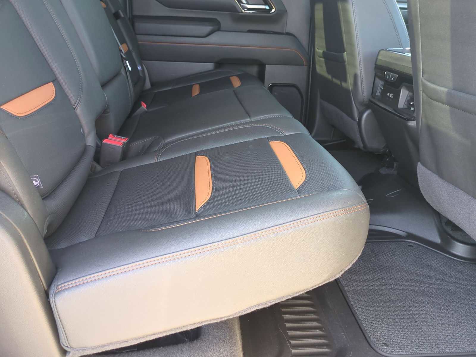 Used 2024 GMC Sierra 2500 AT4 w/ AT4 Premium Plus Package AWD/4WD image 27