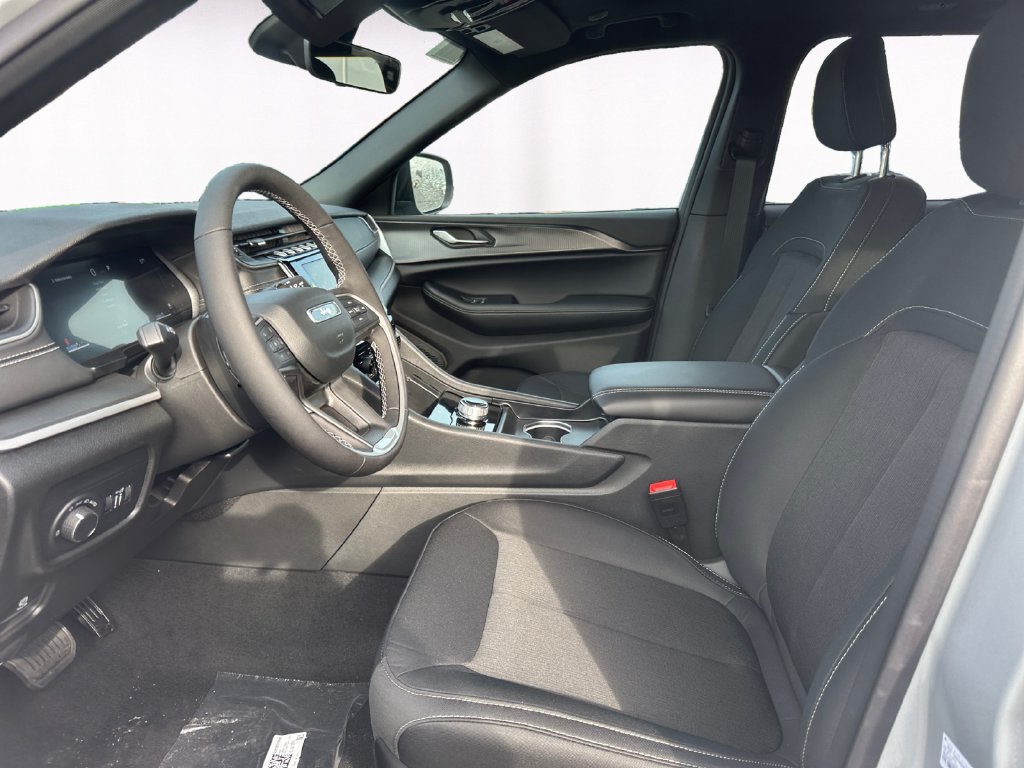 New 2025 Jeep Grand Cherokee Laredo X w/ Luxury Tech Group I AWD/4WD image 9
