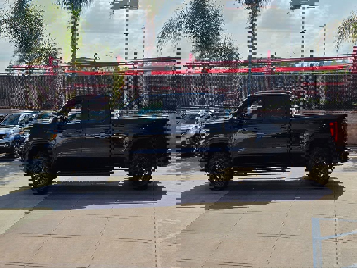 Used 2021 GMC Sierra 1500 SLT image 11