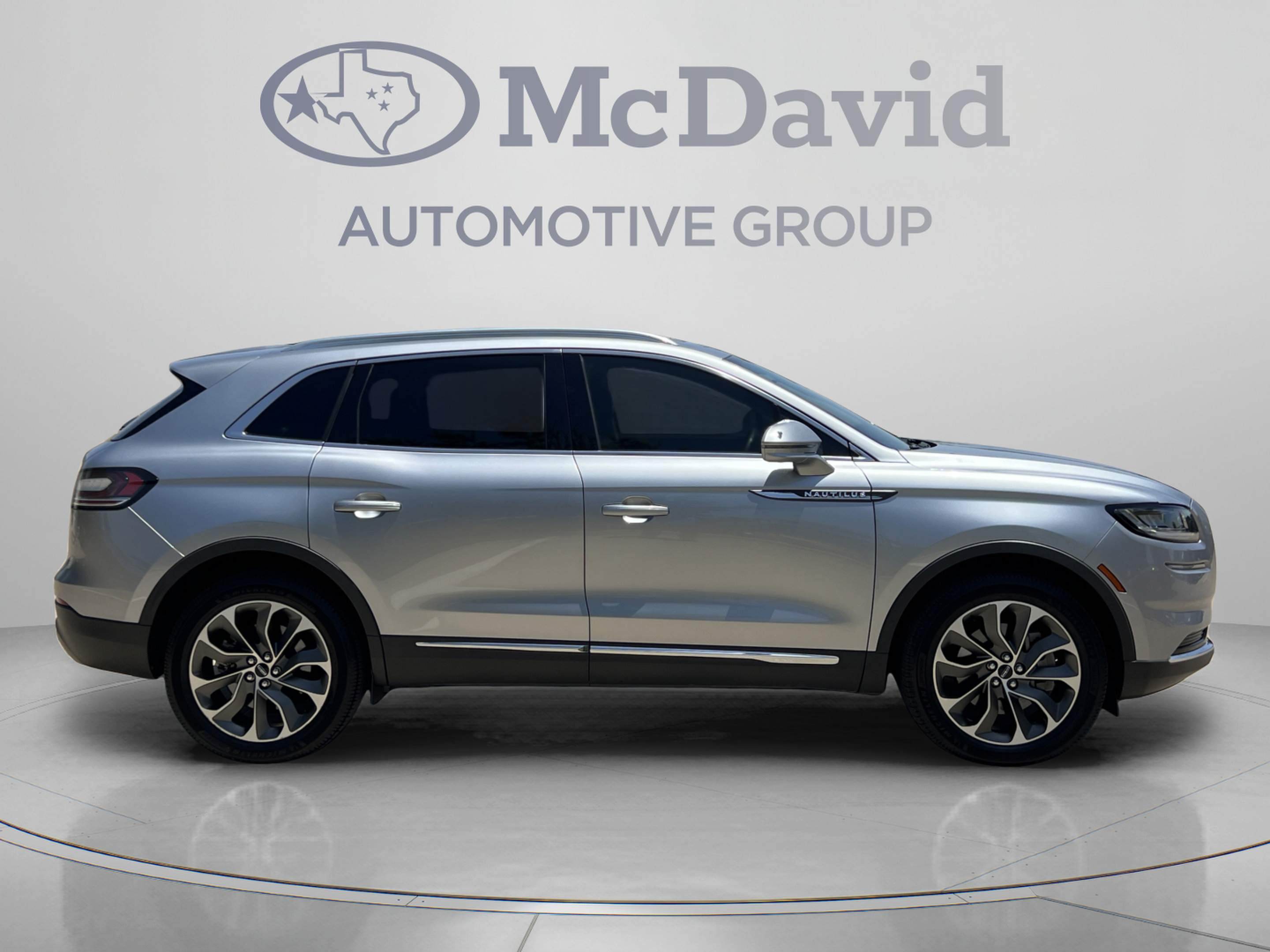 Used 2023 Lincoln Nautilus Reserve w/ Luxury Package AWD/4WD image 8