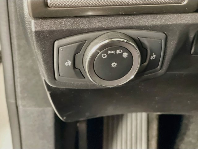 Used 2019 Ford Fusion SE FWD image 11