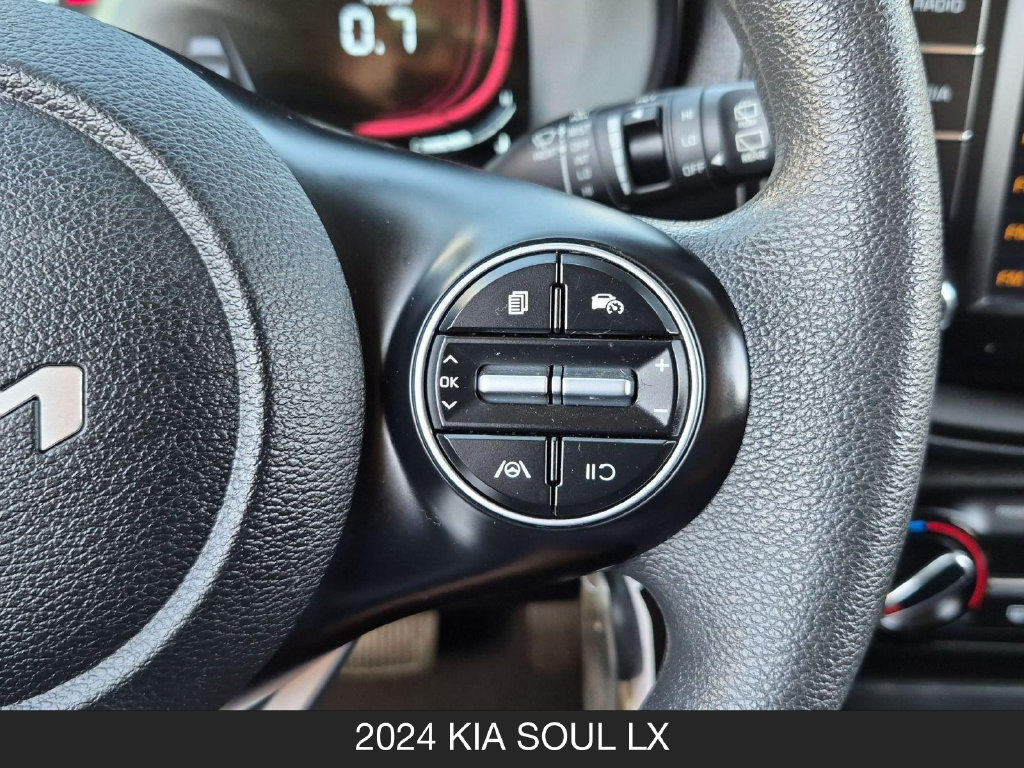 Used 2024 Kia Soul LX w/ LX Technology Package FWD image 18