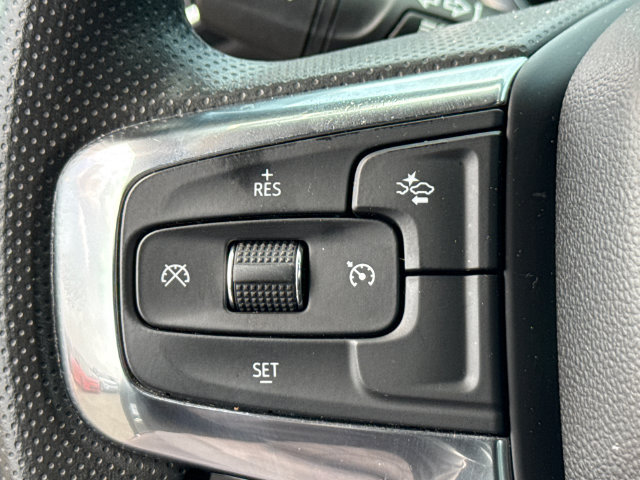 Used 2025 Chevrolet Blazer LT AWD/4WD image 24