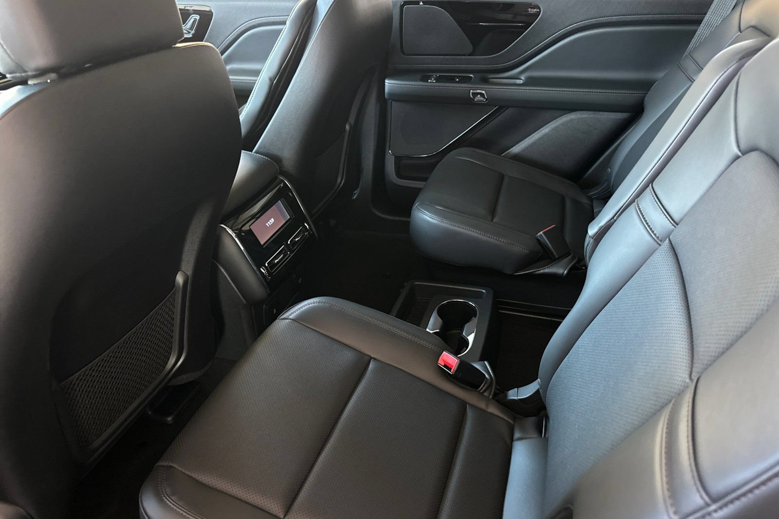 Used 2026 Lincoln Aviator 2WD image 11
