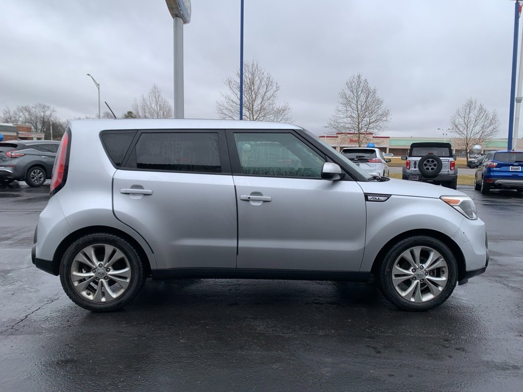 Used 2015 Kia Soul + w/ Primo Package image 2