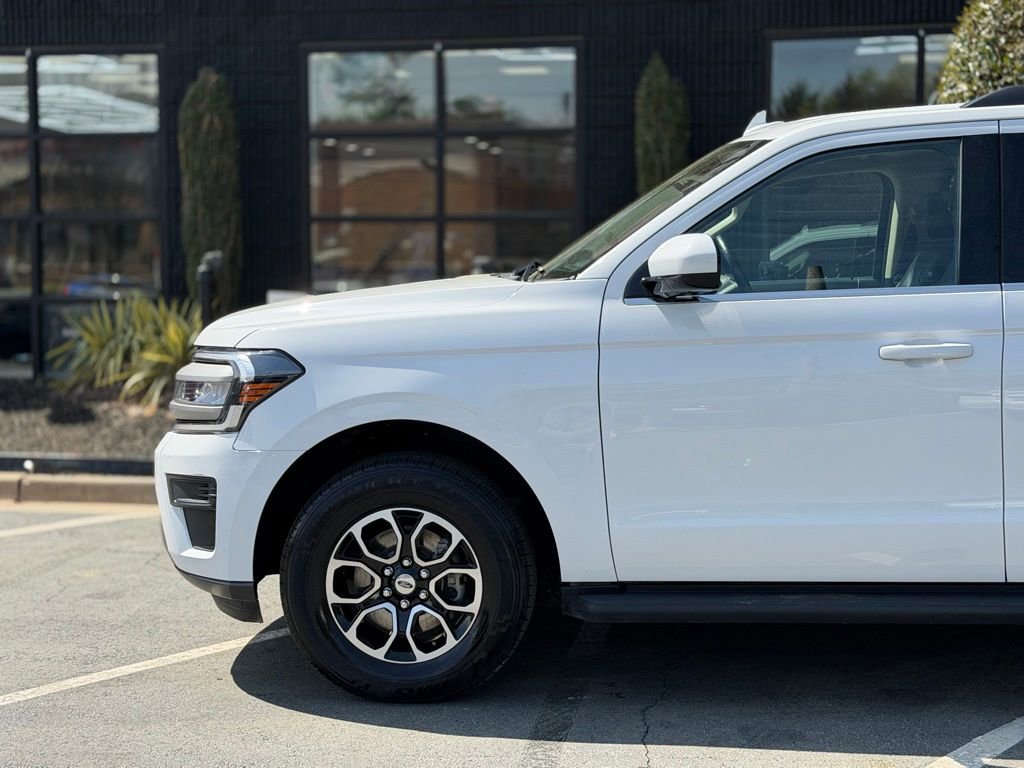 Used 2024 Ford Expedition XLT image 10