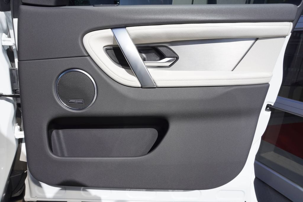New 2026 Land Rover Discovery Sport Landmark AWD/4WD image 21