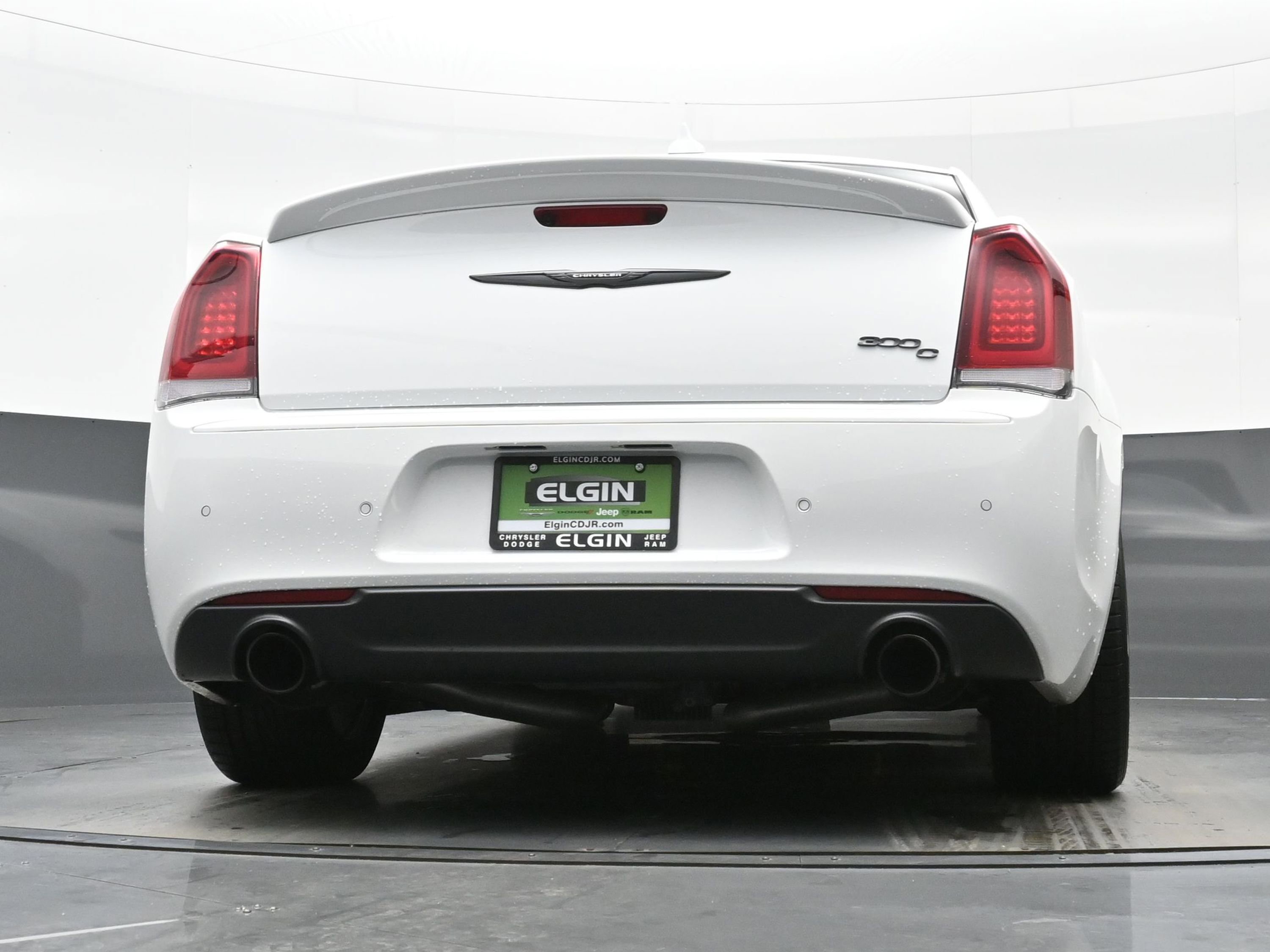 Used 2023 Chrysler 300 C image 29