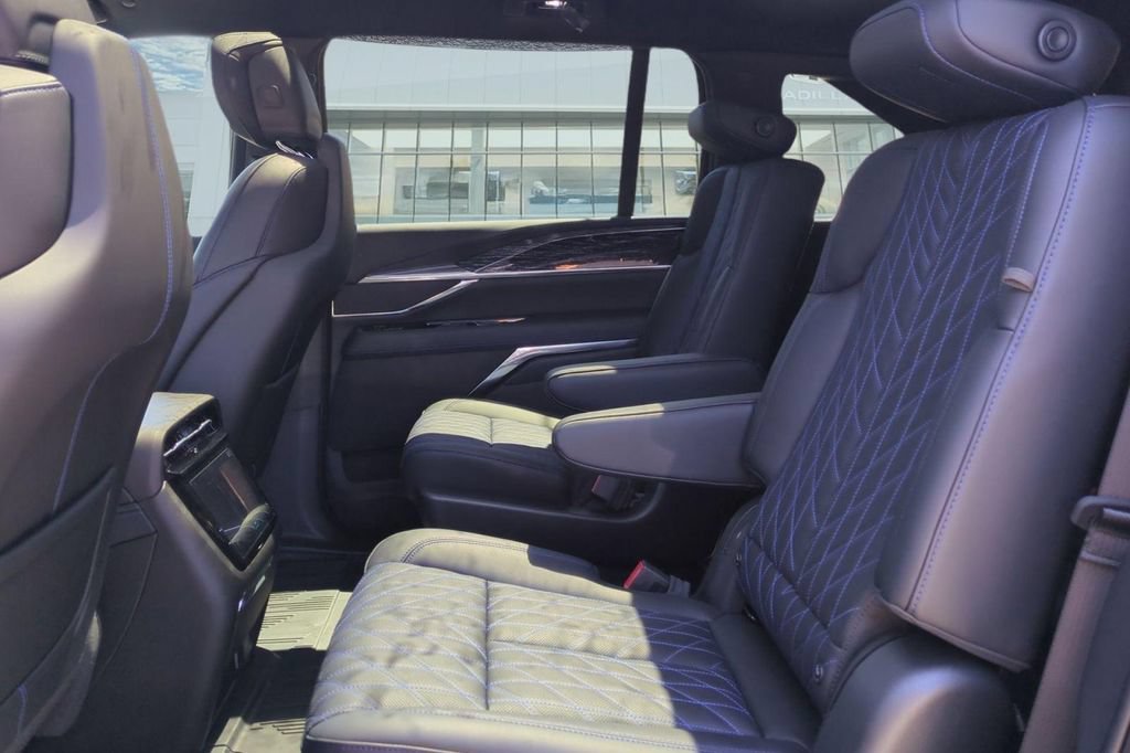 New 2026 Cadillac Escalade IQ Sport 1 w/ LPO, Floor Liner Package AWD/4WD image 22