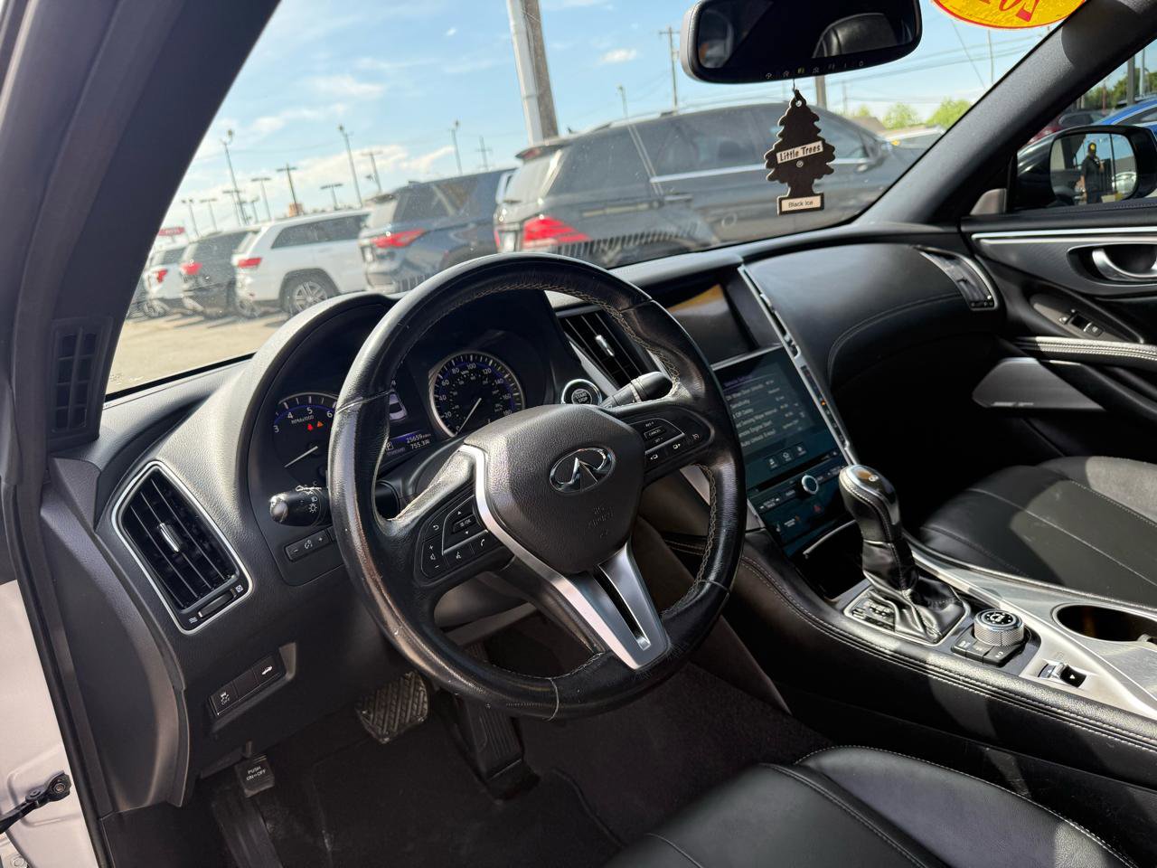 Used 2018 INFINITI Q60 3.0t Luxe w/ Sensory Package 3.0T Luxe RWD image 8