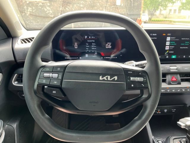 Used 2025 Kia K4 FWD image 25