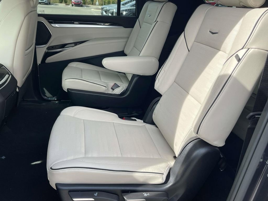 New 2026 Cadillac Escalade ESV Sport image 21