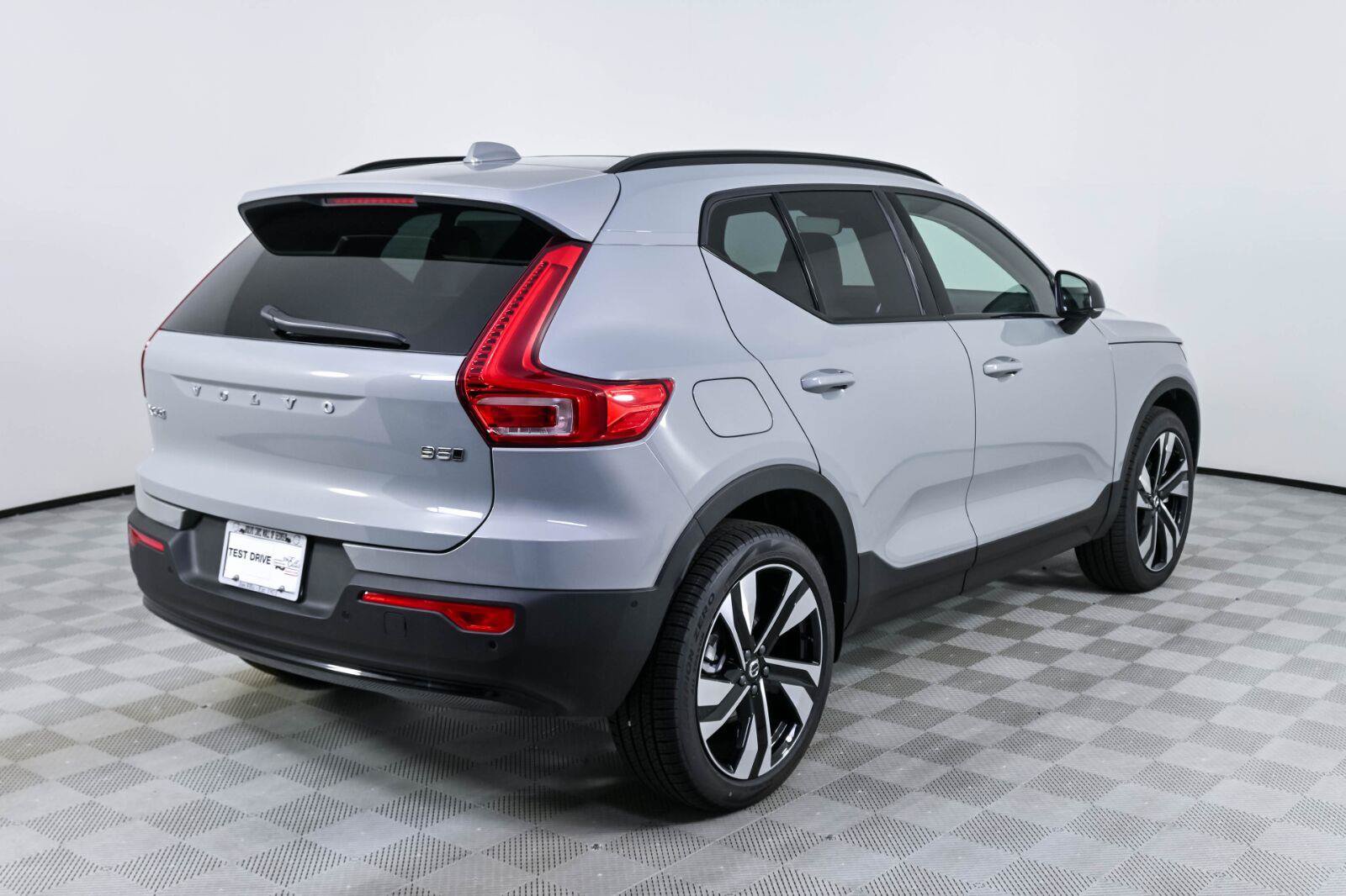 New 2026 Volvo XC40 B5 Plus w/ Climate Package AWD/4WD image 28