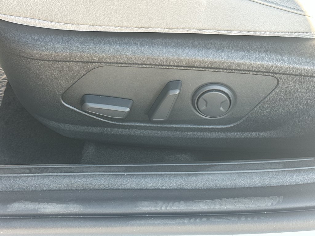 New 2026 Hyundai Elantra Limited FWD image 30