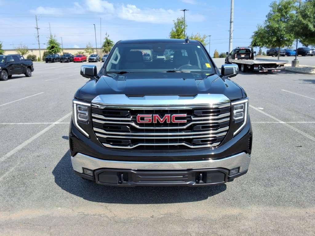 Used 2025 GMC Sierra 1500 SLT RWD image 2