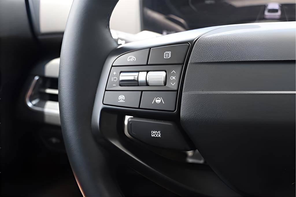 Certified 2025 Kia K4 EX FWD image 12