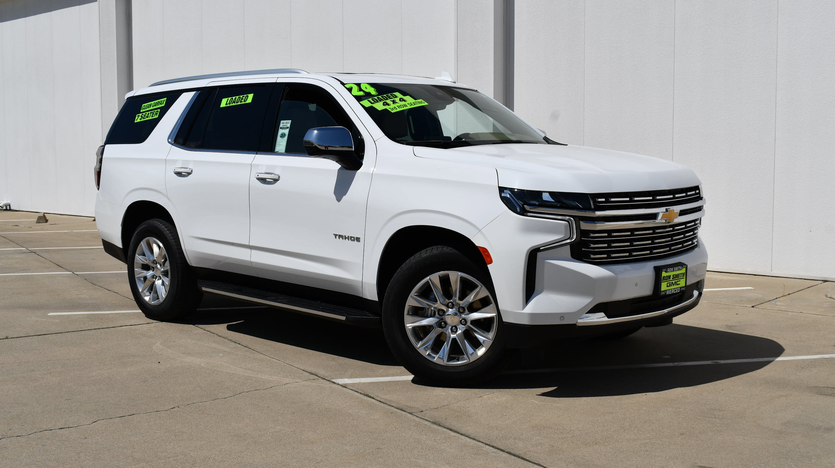 Used 2024 Chevrolet Tahoe Premier w/ Premium Package AWD/4WD image 2
