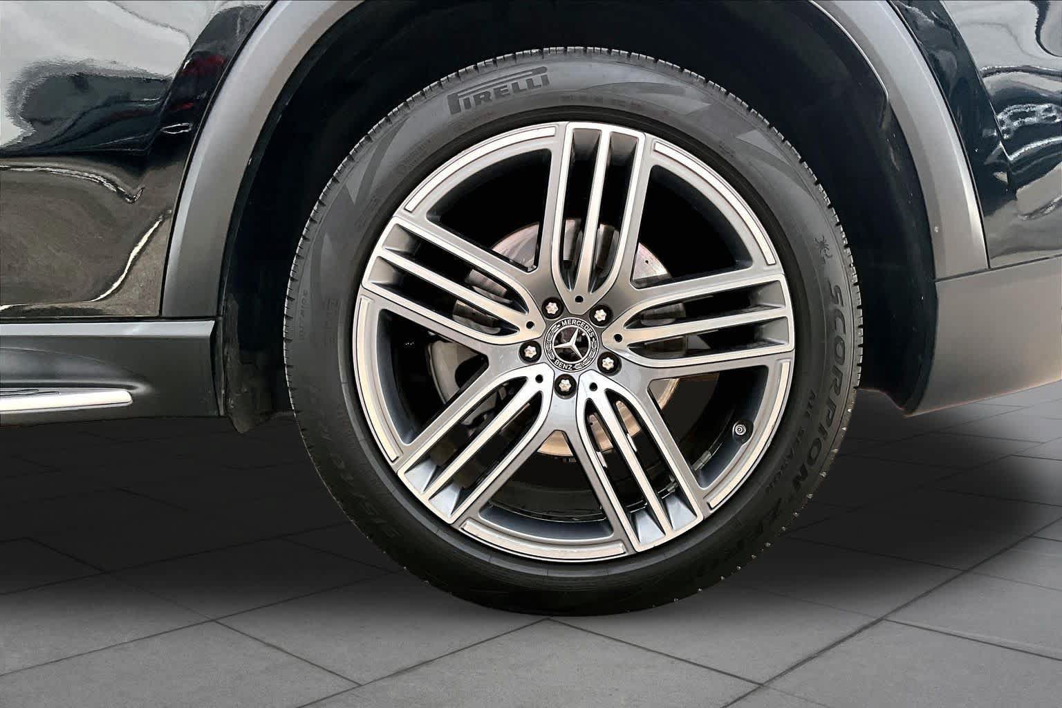 Used 2020 Mercedes-Benz GLS 450 4MATIC image 11