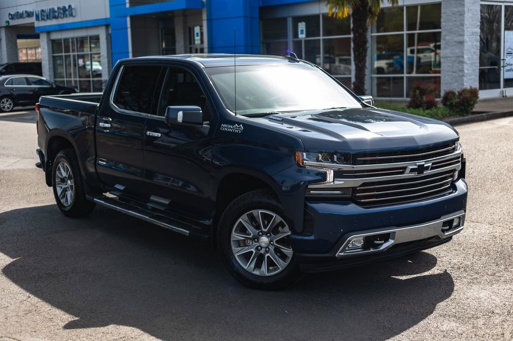 Used 2022 Chevrolet Silverado 1500 High Country w/ Safety Package II image 2