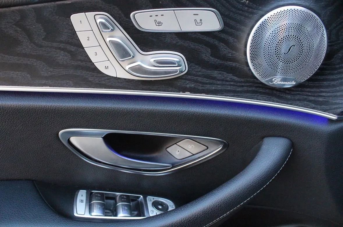 Used 2017 Mercedes-Benz E 300 4MATIC image 8