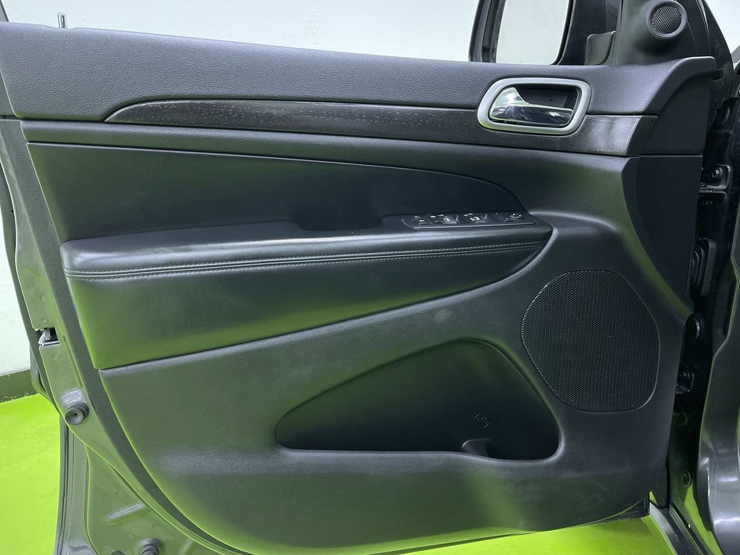 Used 2018 Jeep Grand Cherokee Altitude image 16