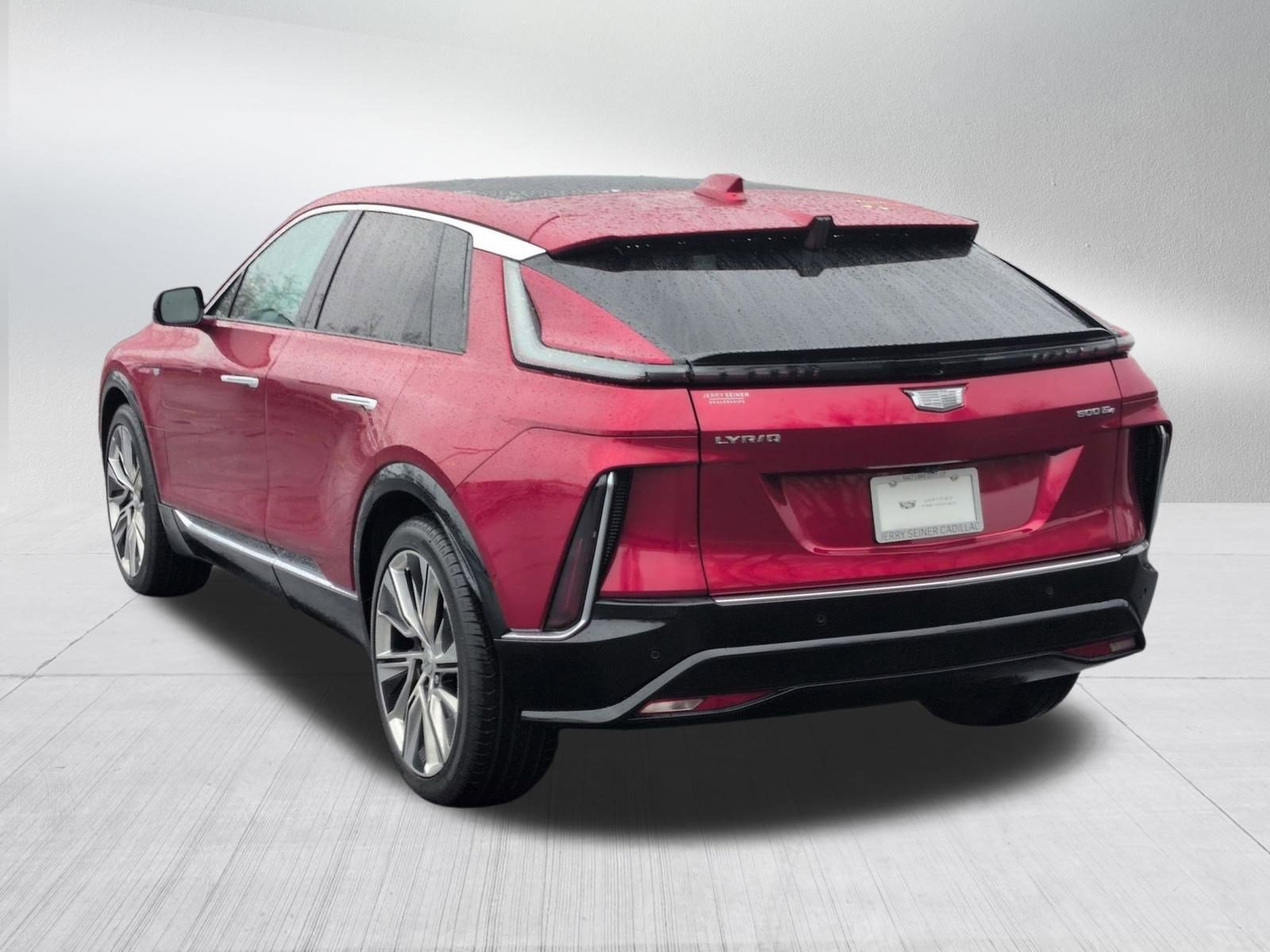 Used 2025 Cadillac Lyriq Luxury image 4