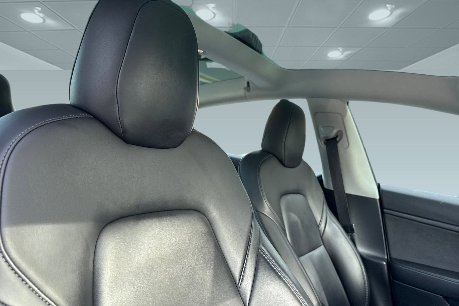 Used 2020 Tesla Model 3 Standard Range image 14